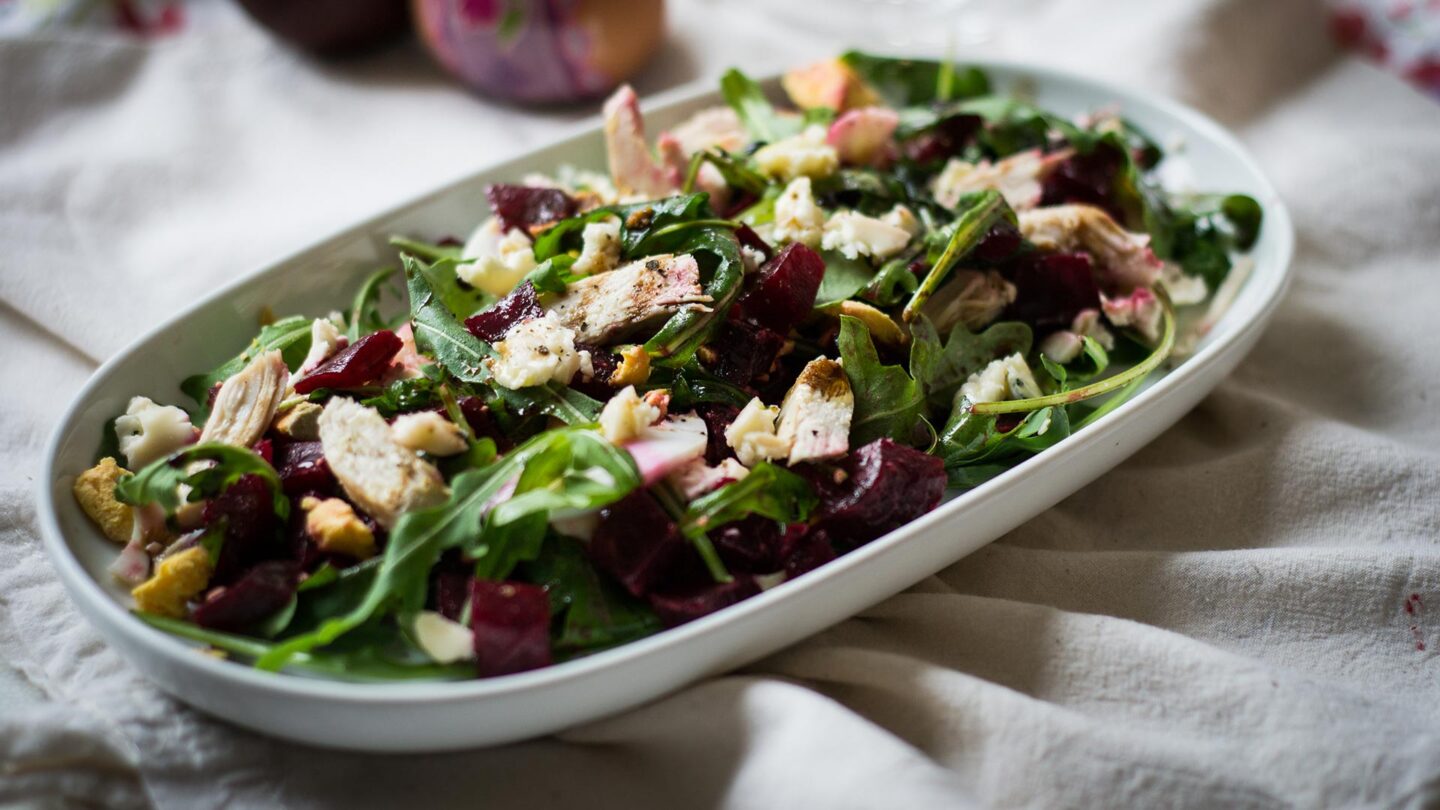 Salata od piletine s roštilja i pečene cikle