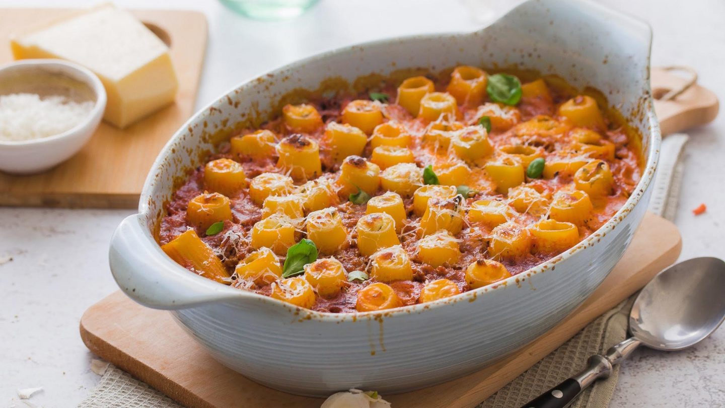 Zapečeni ragu bolonjez s punjenom tjesteninom