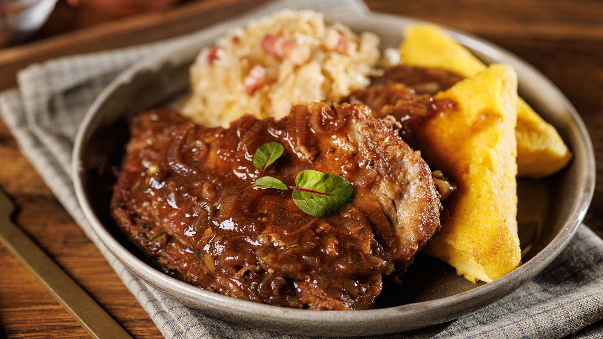 Svinjetina u pivskom umaku