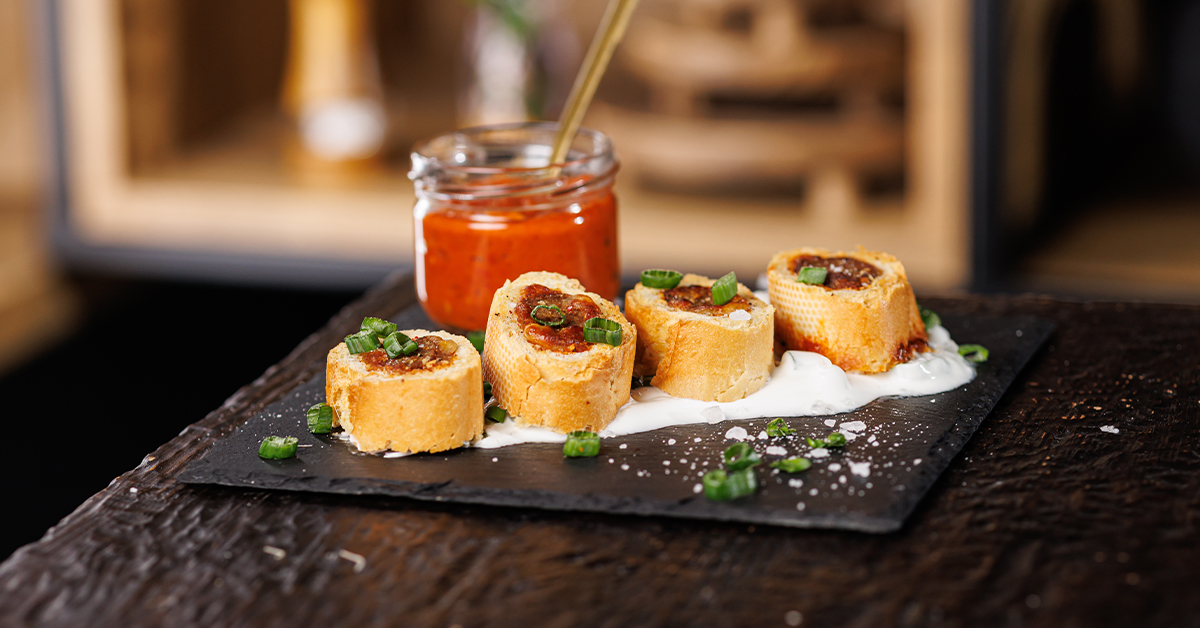 PIKantni ćevapčići u pecivu